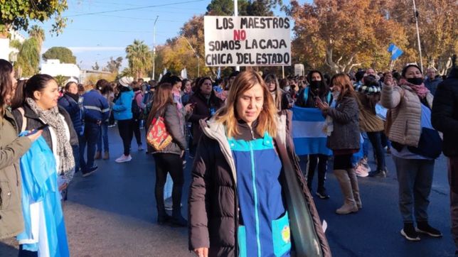 la protesta docente desborda a los gremios y pone en crisis el plan de unac