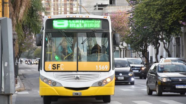 La era Javier Milei: colectivos en Rosario, en riesgo de colapso. (Foto: airesonline)