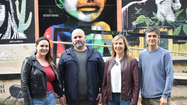Las espadas de Myriam Bregman en Rosario: Irene Gamboa, Octavio Crivaro y Franco Casasola.