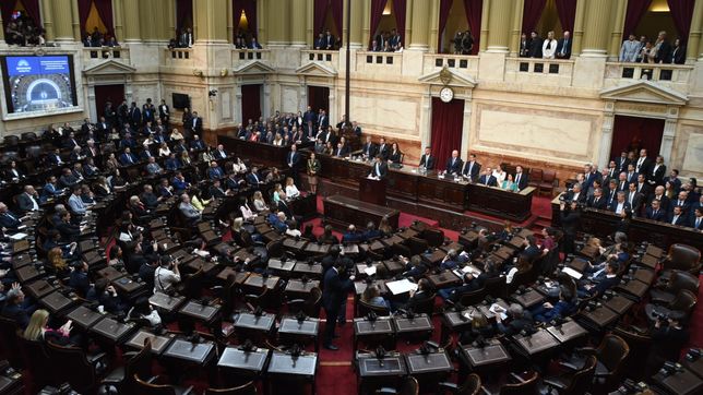Javier Milei presenta el Presupuesto en el Congreso.