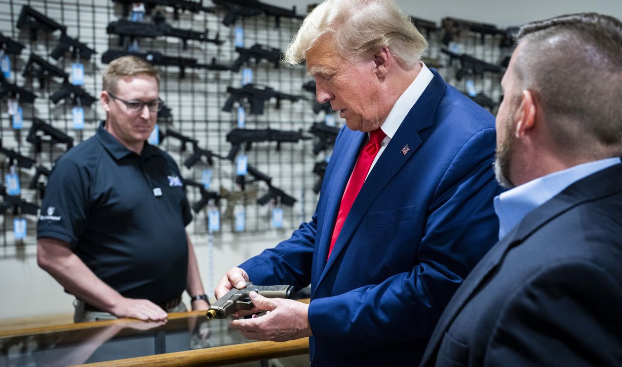 Donald Trump, a las armas.