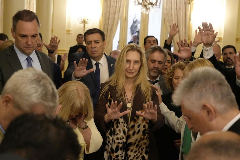 Javier Milei encuentra en el evangelismo su último refugio político frente al desgaste