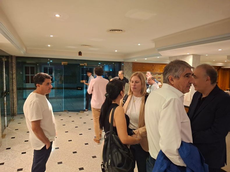 Unidos, a plena rosca en el hotel Río Grande para zurcir las listas para el 13 de abril