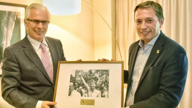 gray afina con baltasar garzon el contragolpe al decretazo anti unidad