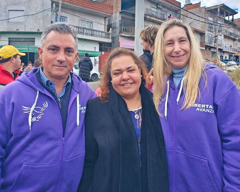 Sebastián Pareja, Miriam Niveyro y Karina Milei.