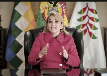 Bolivia sube a la Argentina al ring a menos de tres semanas de las elecciones