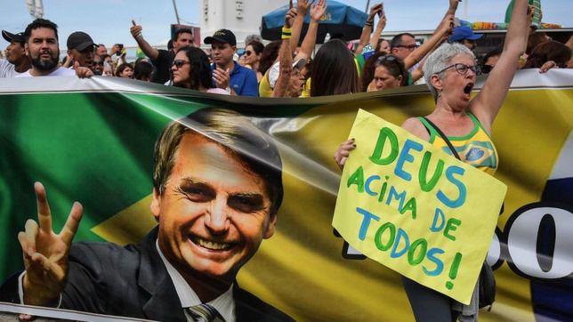 fortalecido por las encuestas, bolsonaro elude el debate final
