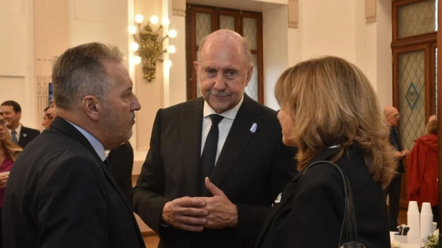 Omar Perotti, padre de la derrota 2023, pero con 28 puntos en el bolsillo. Dilemas del peronismo santafesino.