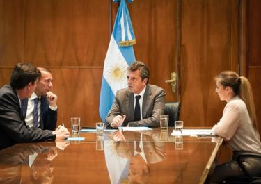 Sin la utopía de la estatización, el Gobierno sigue de cerca el futuro de Edesur