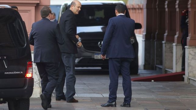 macri toma el timon y arma una jornada anticrisis en la casa rosada