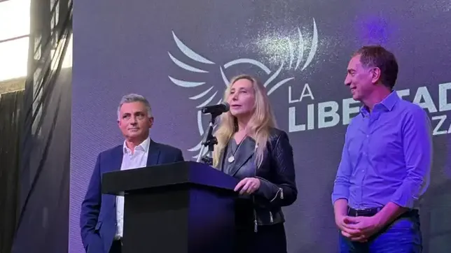 Karina Milei junto a Diego Santilli y Sebastián Pareja.