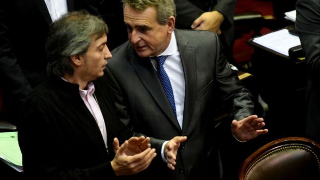 con versiones de rossi en defensa, empieza el juego de la silla en el peronismo