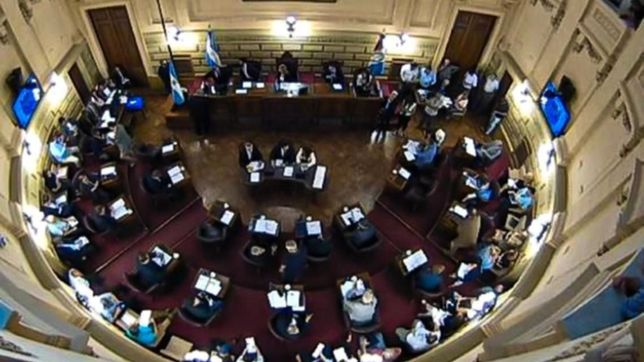 perotti juega con dos menos y no logra hacer pie en la legislatura