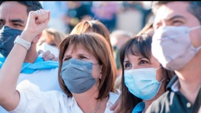 bullrich: el unico golpe es el que se dan entre los miembros del gobierno