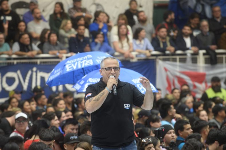 El Evita y Barrios de Pie en el Malvinas Argentinas con Massa