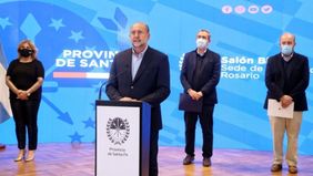 La disparada de casos y la rebelión de intendentes sacuden el gobierno Perotti