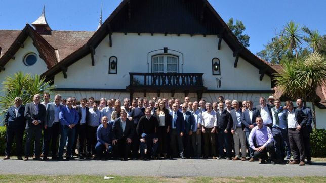 intendentes jxc y reelecciones: la mano, el codo y el regalo peronista