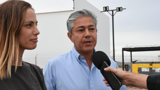 Rolando Figueroa y Tanya Bertoldi. El gobernador de Neuquén mete una cuña en la interna del peronismo.