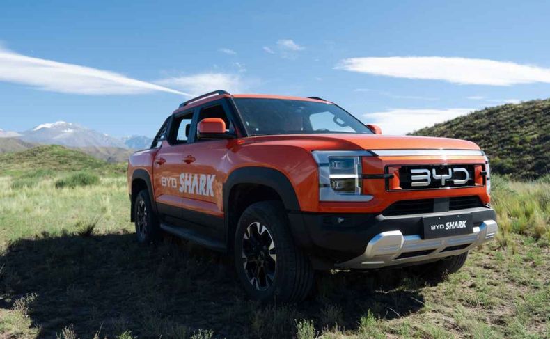 La china BYD lanza en Argentina la Shark DMO