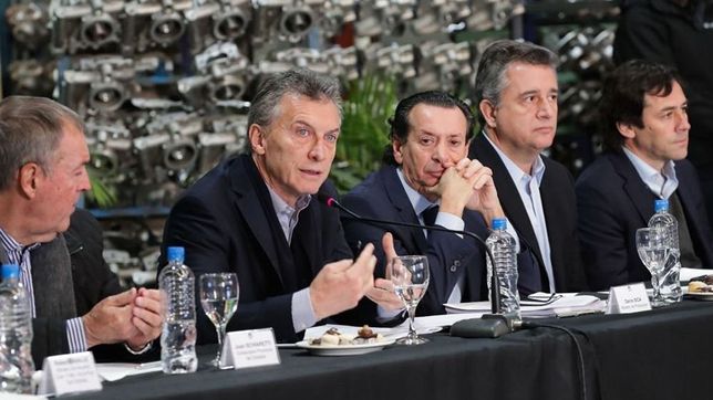 macri adelanta el pago del aguinaldo y el bono para estatales