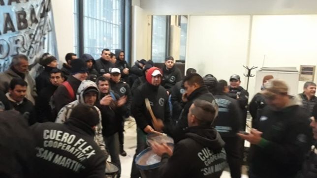 cooperativistas toman el ministerio de energia contra el tarifazo