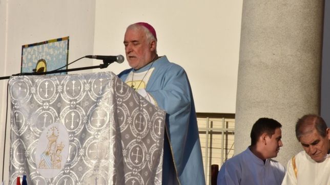 obispo lobista, duro con los verdes: estan en tinieblas y rezo por ellos