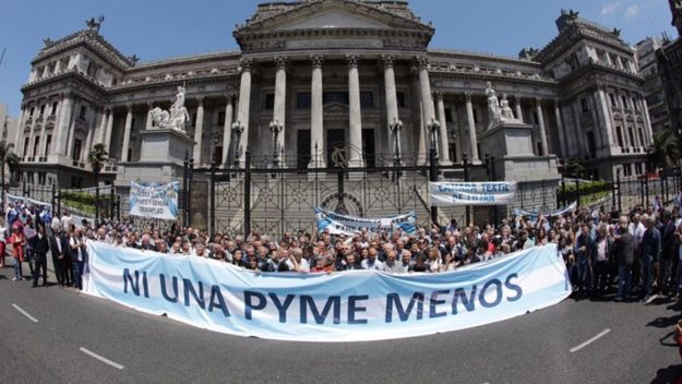 Kulfas apura una colectora pyme albertista como contrapeso de la UIA