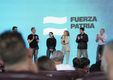 Con reminiscencias a la Unidad Ciudadana de Cristina, Fuerza Patria lanzó su campaña en la Ciudad y apuesta a una confrontación abierta entre el peronismo y La Libertad Avanza.