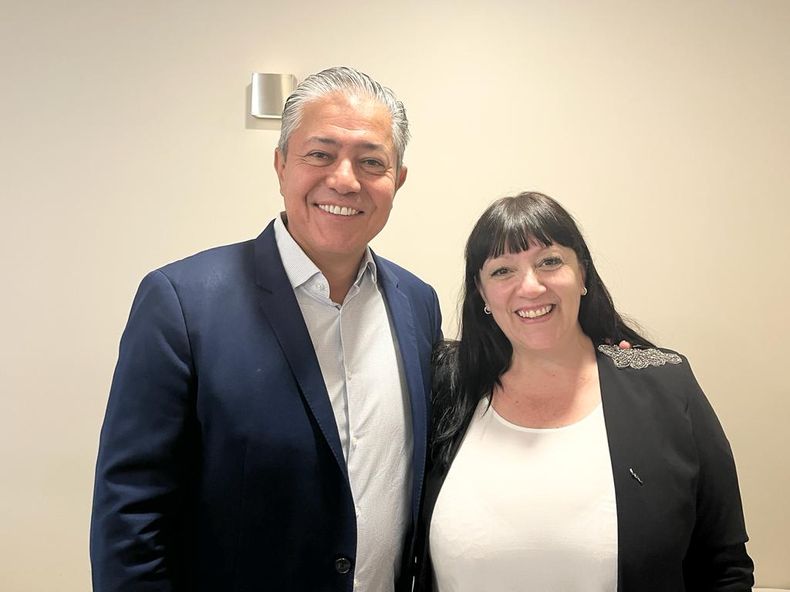 Rolando Figueroa y Soledad Martínez, ministra de Educación de Neuquén.