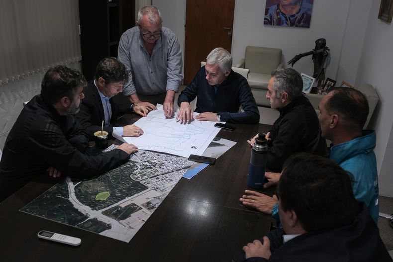 Axel Kicillof junto al intendente de Berisso, Fabián Cagliardi. 