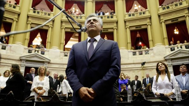 Cornejo detonó Cambiemos con su consulta popular por el aborto