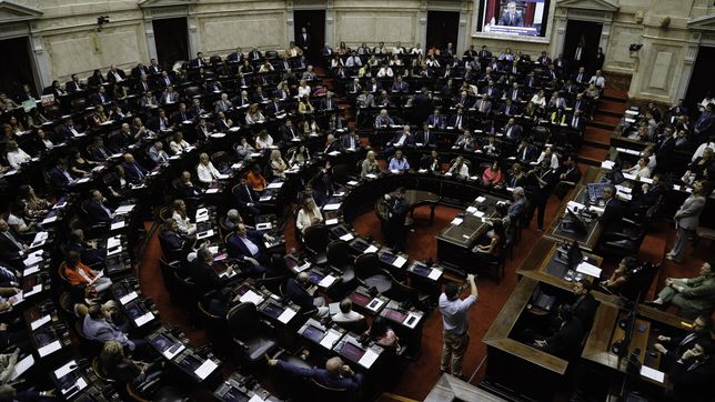 El recinto antes de aprobar el DNU con el acuerdo con el FMI. 