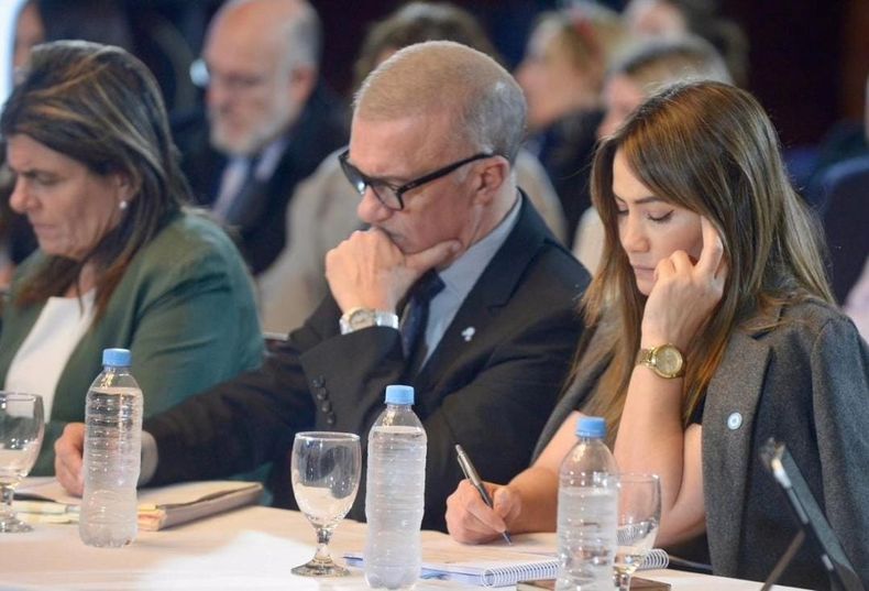 Carlos Arce y Sonia Rojas Decut, claves en el Senado para la ley ómnibus de Javier Milei. 