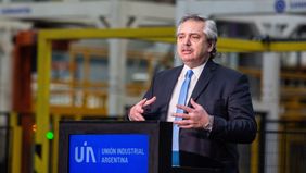 El Presidente le confirmó a la UIA que no viajará a Neuquén