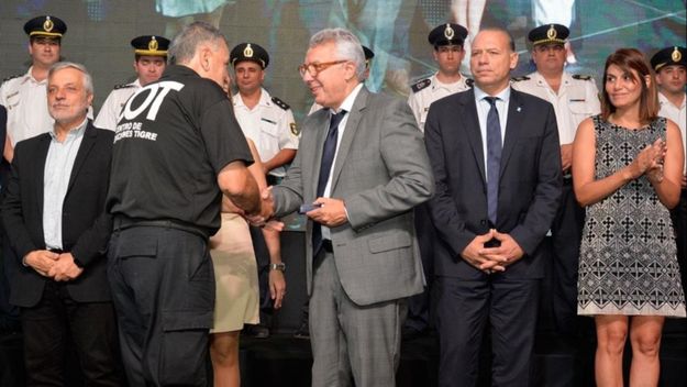 Junto a Zamora en Tigre, Berni celebró el día del policía