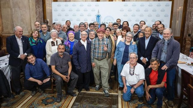 la guardia celestial de cfk arma una vigilia para bancar a la jefa espiritual