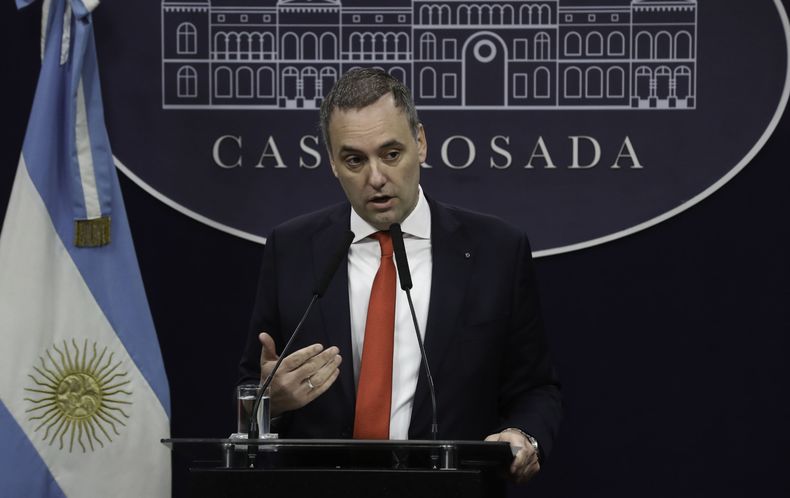 Manuel Adorni 2.jpg