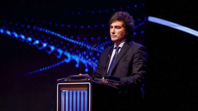 una encuesta revela que mas del 57% esta en desacuerdo con la dolarizacion