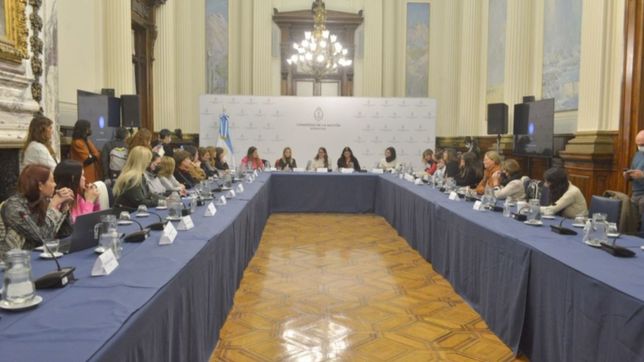 el estado brindo apoyo economico a mas de 160.000 mujeres en dos anos