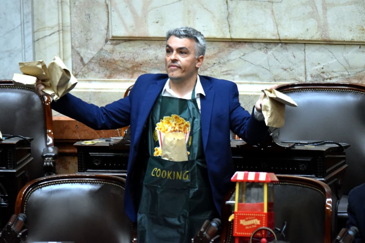 Esteban Paulón, convocante de la sesión para interpelar a Manuel Adorni.&nbsp;