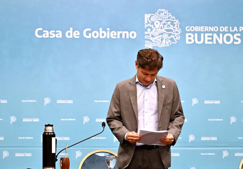 Axel Kicillof anuncia el desdoblamiento electoral.