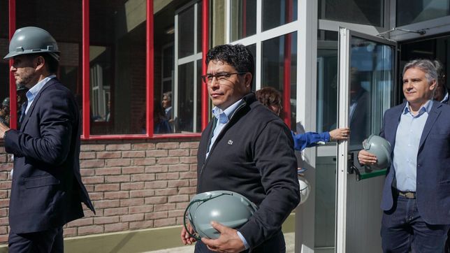 Claudio Vidal, el gobernador de Santa Cruz, durante la visita de los mandatarios de Provincias Unidas a Aluar, en Puerto Madryn. 