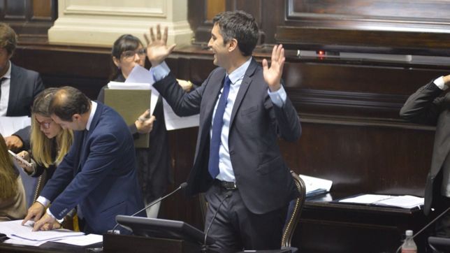 con enfermeros en accion, primer amanecer y la espera mas larga del mundo