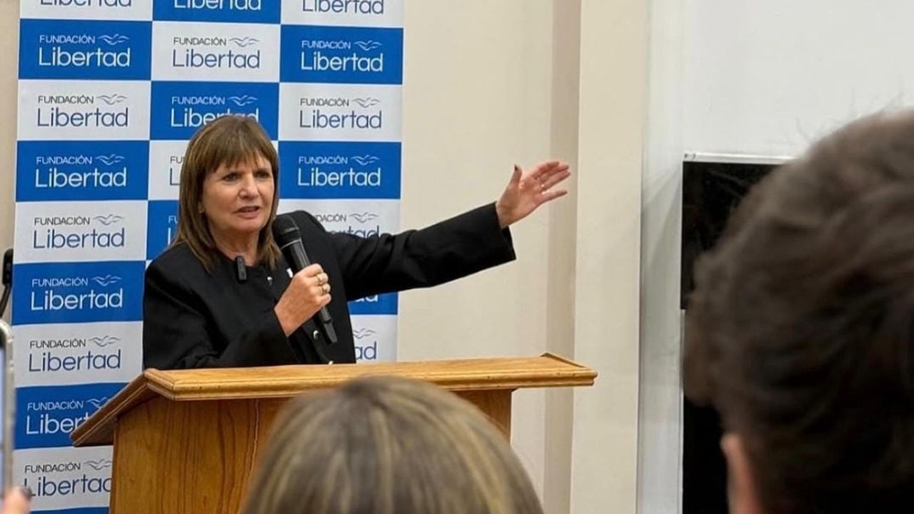 Patricia Bullrich, presente en el aniversario de la Fundación Libertad en Rosario.