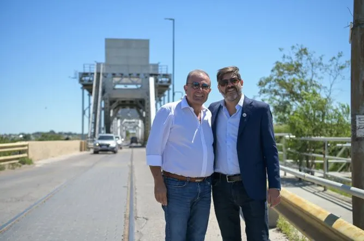 Carlos Bianco y Pedro Pesatti, en Viedma. Acercamiento de Axel Kicillof con las provincias de la Patagonia.