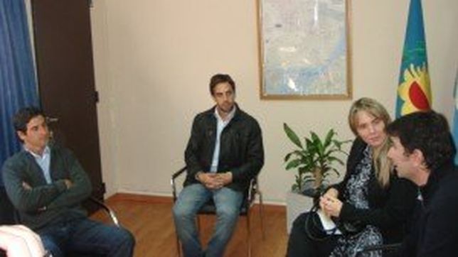 intendente camporista conto sus cuitas a una macrista