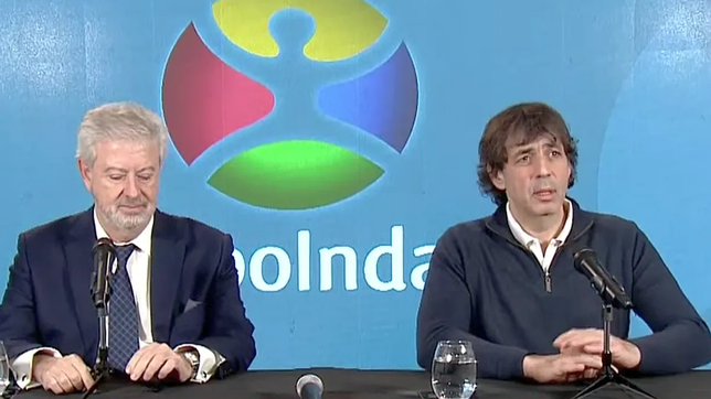 Fabián de Sousa durante la conferencia de prensa.