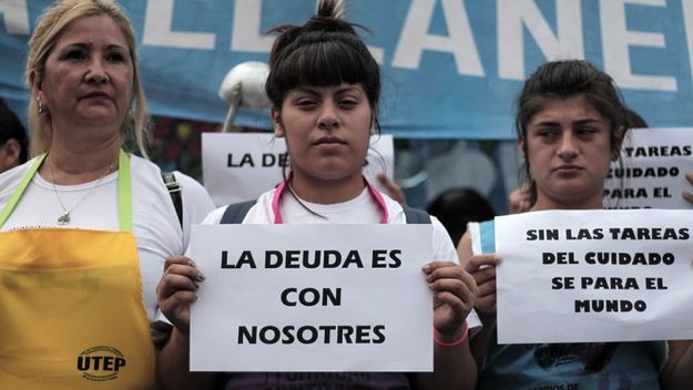 La era Javier Milei: niñas, niños, adolescentes y mujeres, ¡afuera!