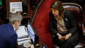 Eduardo Vischi y Patricia Bullrich debaten la reforma de Banco Central en el Senado.