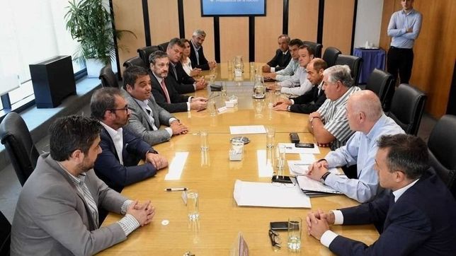 a medida del gobierno: luz y fuerza acordo un aumento salarial del 15%